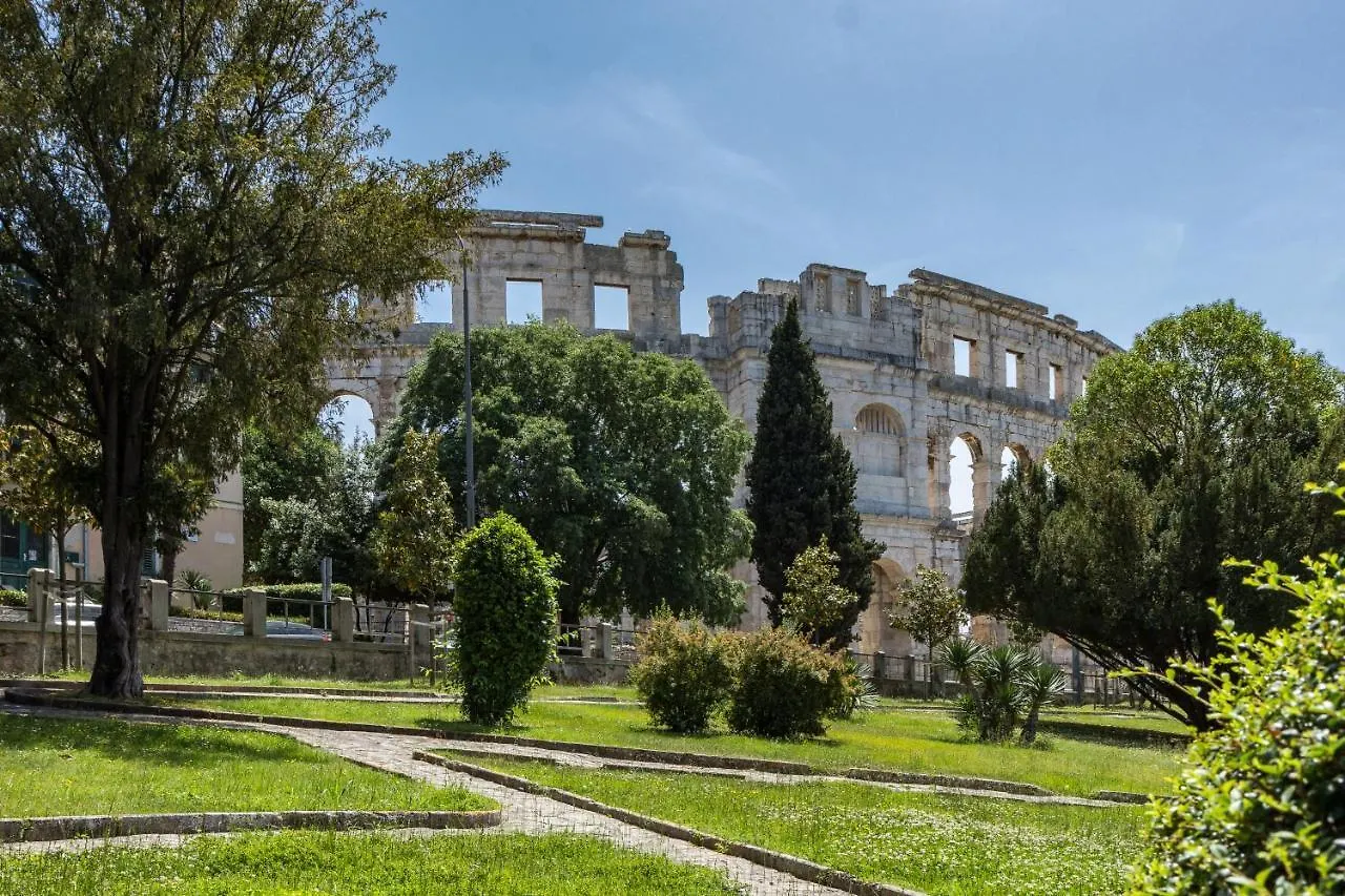 White Imperial Apartment Pula Croatia